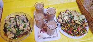 Free daily full breakfast - THE DEEP GANESHA INN (New Delhi)