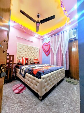 Slippers - THE DEEP GANESHA INN (New Delhi)