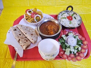 Free daily full breakfast - THE DEEP GANESHA INN (New Delhi)