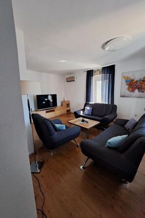 DVD player - für 4 Personen  + 1 Kind ca. 95 m² in Pula, Istrien (Pula und Umgebung) by Interhome (Pula)