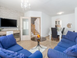 TV - Anamaria by Interhome (Poreč)