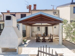 Outdoor dining - Anamaria by Interhome (Poreč)