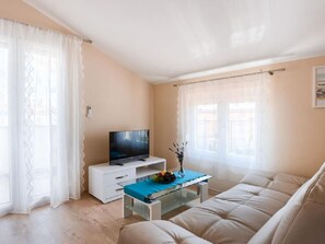 TV - Residence Paradiso 3 by Interhome (Poreč)