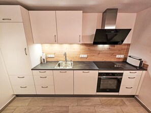 Fridge, oven, dishwasher, cookware/dishes/utensils - Gottschlicht by Interhome (Rottach-Egern)