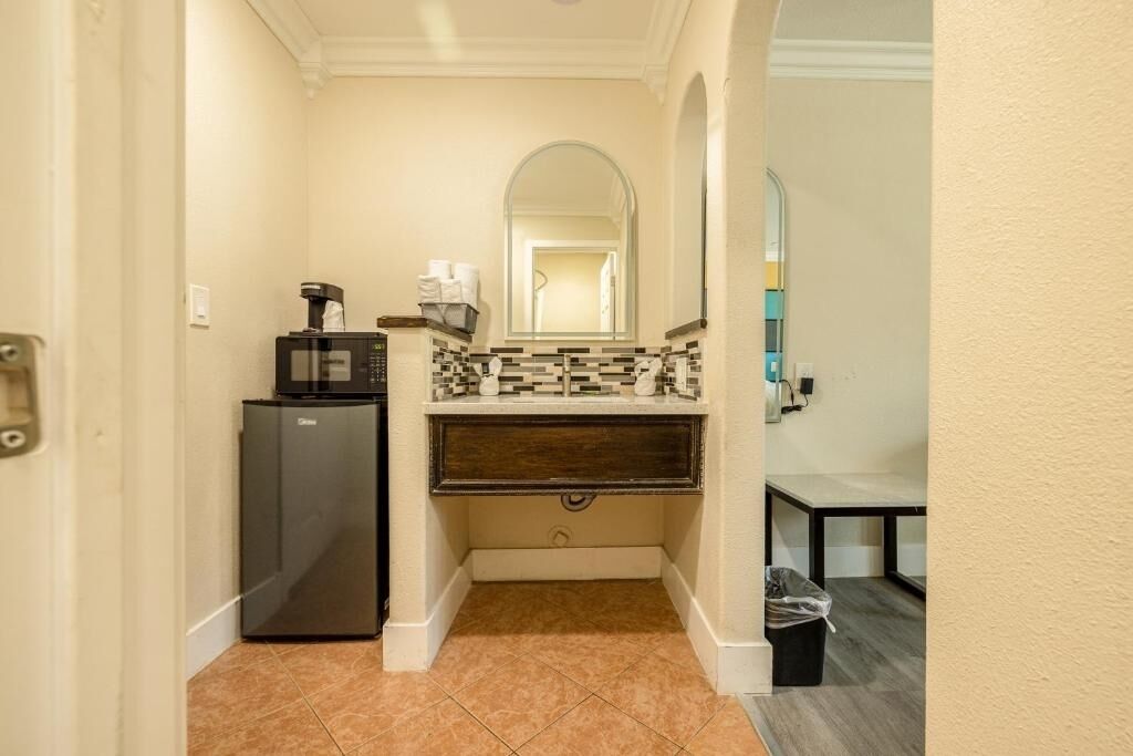 Explore Victorville Sites From Affordable 2 Queen Beds Room - ビクタービル, CA