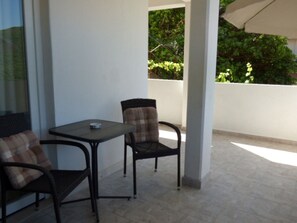 Terrace/patio - Kleines Apartment in der ersten Etage by Interhome (Rabac)