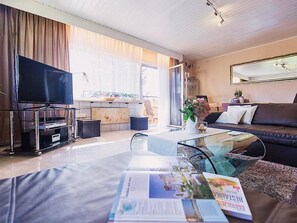 TV, fireplace, DVD player - 4 Sterne Ferienwohnung mit 4 Schlafzimmern by Interhome (Hünfelden)
