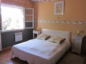 3 bedrooms, Internet - Ruhige Villa mit Pool im Herzen der Weinberge by Interhome (Plan de la Tour)
