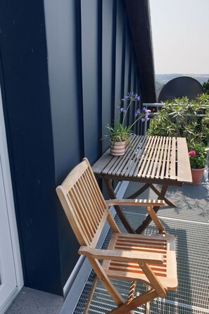 Outdoor dining - Renovierte Wohnung by Interhome (Müllenbach)