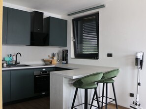 Fridge, oven, dishwasher, cookware/dishes/utensils - Lavender Villa by Interhome (Labin)