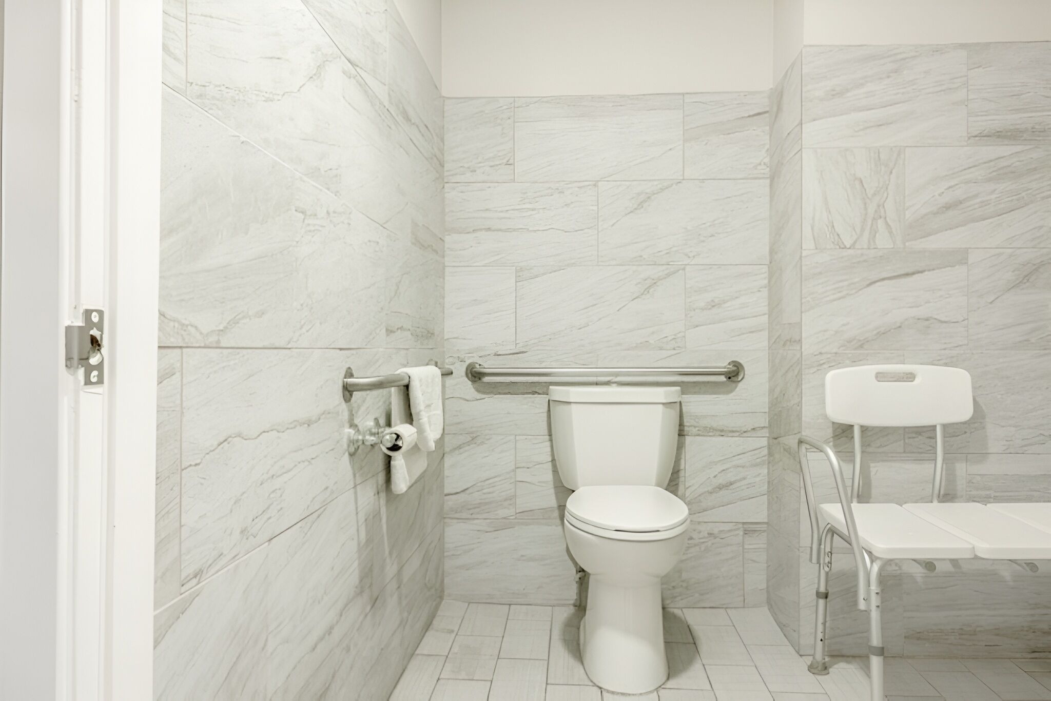 King Room Featuring Tv And Contemporary Amenities For Travelers - ビクタービル, CA
