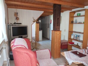 Living area - Wohnung in Jameln mit Garten, Grill und Terrasse by Interhome (Jameln)