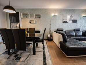 Televisie en een open haard