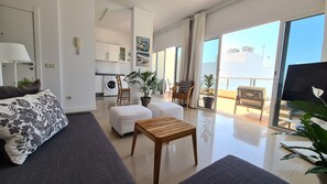 Smart TV - Arrecife Charco de San Gines Terrace with sea view (Arrecife)