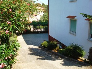 Property grounds - mit Balkon, für fünf Personen by Interhome (Pula)
