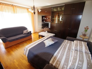 Internet - Geräumige Wohnung mit schöner Terrasse und Garten by Interhome (Bokordici)