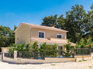 Exterior - Newly built (2018), fully detached holiday villa with a private swimming pool by Interhome (Bokordici)
