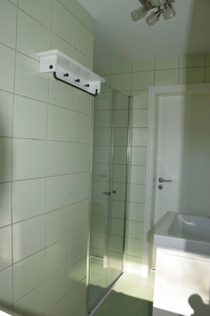 Bathroom - in Dahmen mit Großem Garten by Interhome (Dahmen)