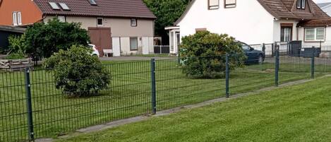 المنطقة المحيطة بالمنشأة