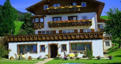 Appartement in Sigiswang mit Terrasse by Interhome