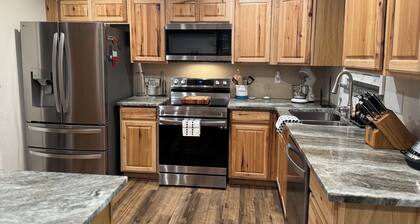 3-bedroom house downtown Granbury