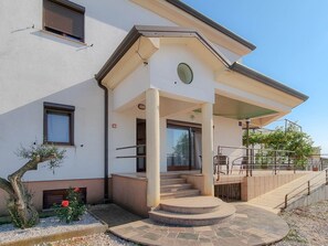 Exterior - Studio-Wohnung "Dani 2" mit Terrasse by Interhome (Umag)