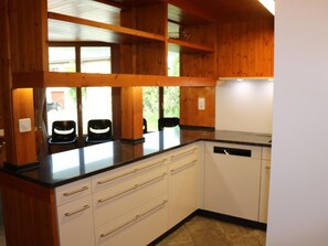 Réfrigérateur, four, lave-vaisselle