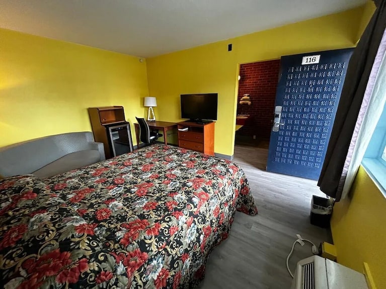 Affordable Room For Business Travelers Ideal Central Location Access - Longview, WA