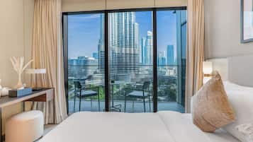 2 bedrooms, in-room safe, desk, iron/ironing board