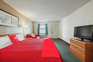 Iron/ironing board, free WiFi, bed sheets