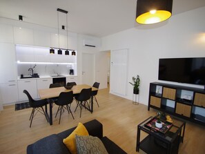 TV - Moderne 2-Schlafzimmer-Wohnung in Pula by Interhome (Pula)