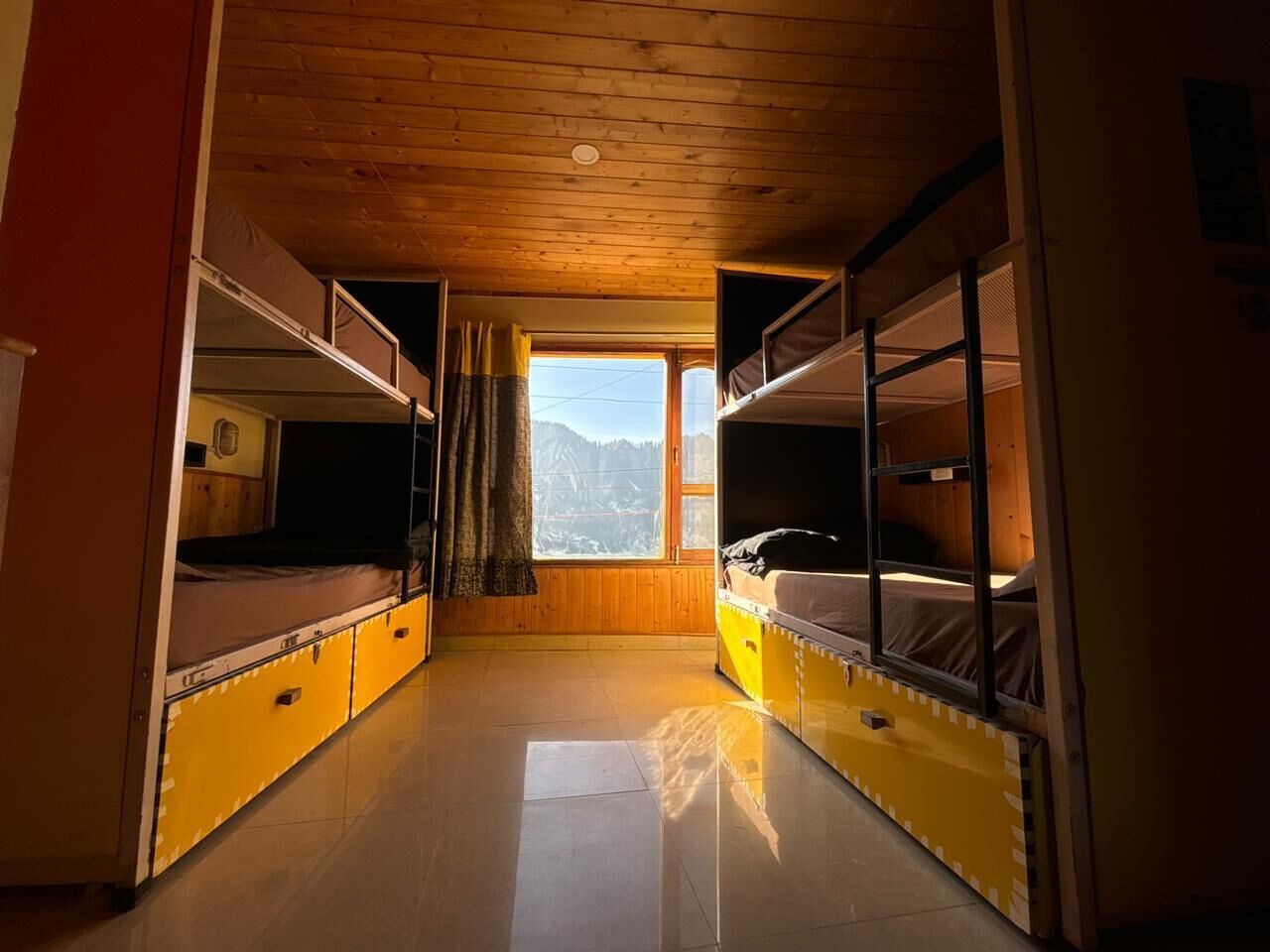 基础宿舍, 男女混合宿舍 | 免费 WiFi