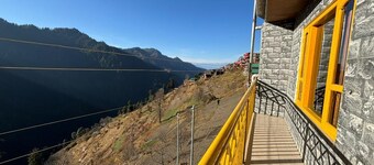 Pumpkin Hostel Shoja