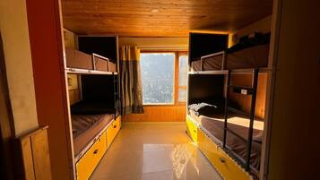 Dormitório compartilhado básico, em dormitório misto | Wi-Fi de cortesia