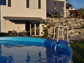 Pool - Wohnung mit großer Gartenterrasse und Ausblick by Interhome (Argenbühl)