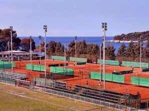 Sports court - 200m vom Strand entfernt by Interhome (Pula)
