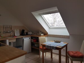 Fridge, microwave, oven, dishwasher - Nichtraucher- Ferienwohnung mit Balkon by Interhome (Bad Buchau)