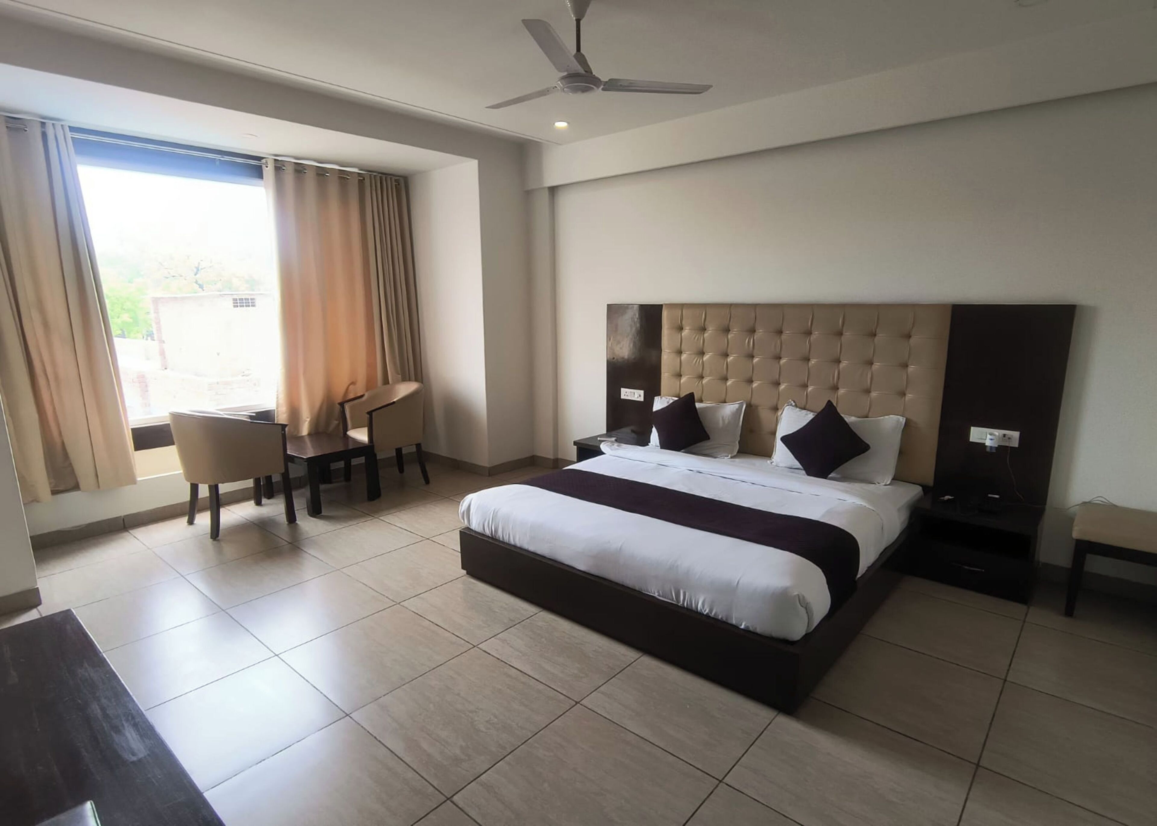 Deluxe Double Room | Free WiFi