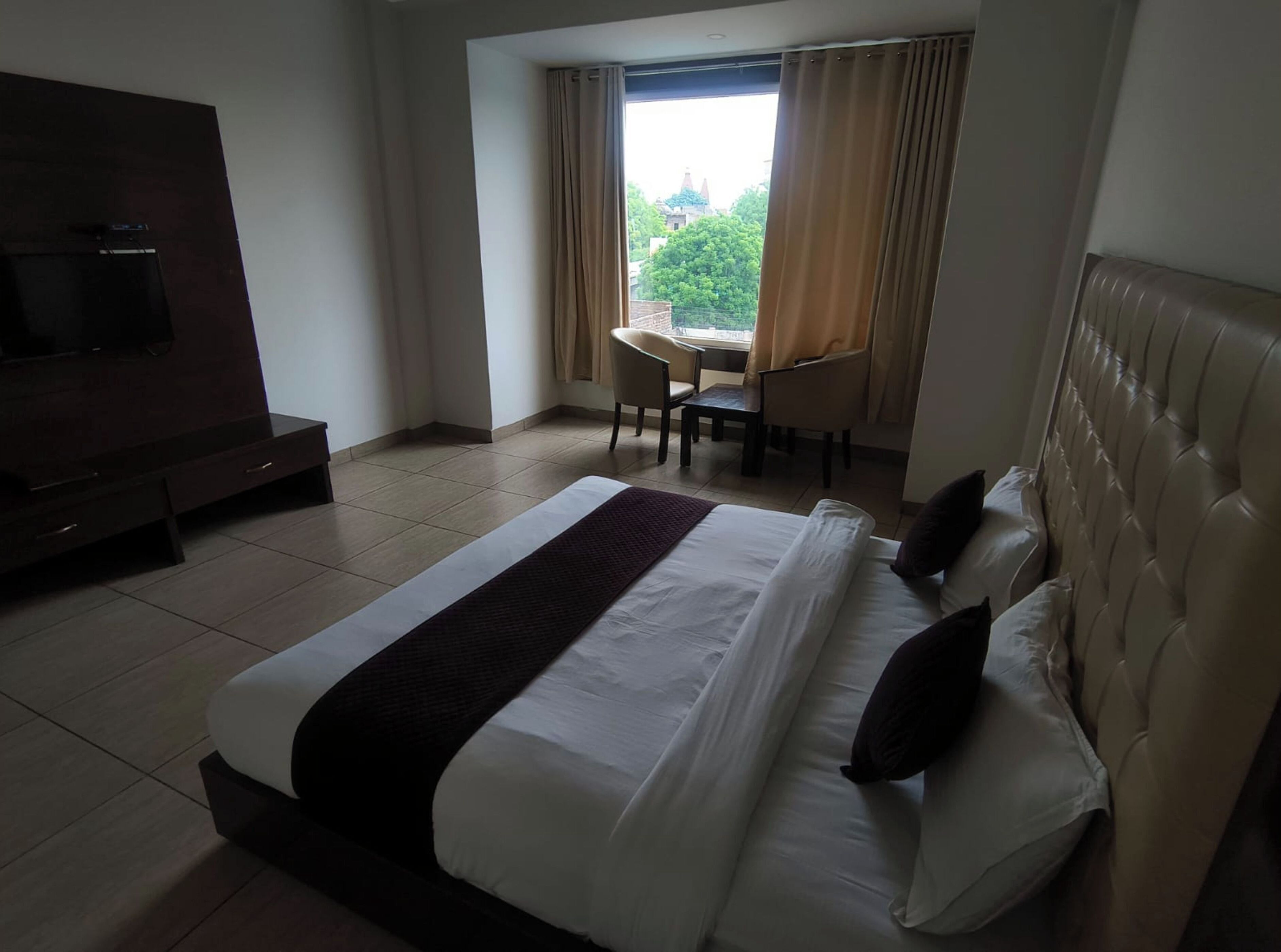 Deluxe Double Room | Free WiFi