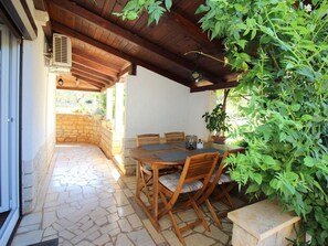 Outdoor dining - Jakomina 2 by Interhome (Poreč)