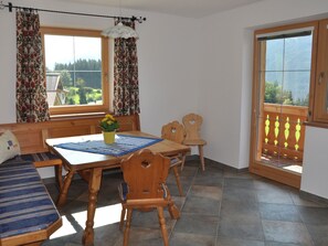 Dining - Bio- Bergbauernhof in Mittersill-Jochbergthurn by Interhome (Mittersill)