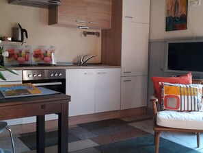 Fridge, oven, dishwasher, cookware/dishes/utensils - in Zendscheid mit Offenem Kamin by Interhome (Zendscheid)