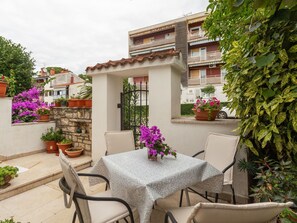 Outdoor dining - Apartment Enny 4 by Interhome (Poreč)