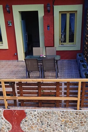 Outdoor dining - "Haris nest" by Interhome (Messonggi)