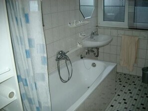 Bathroom - Wohnung in Castrop-Rauxel mit Garten by Interhome (Castrop-Rauxel)