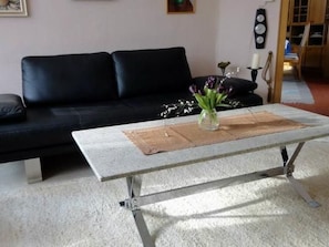 Televisión y chimenea
