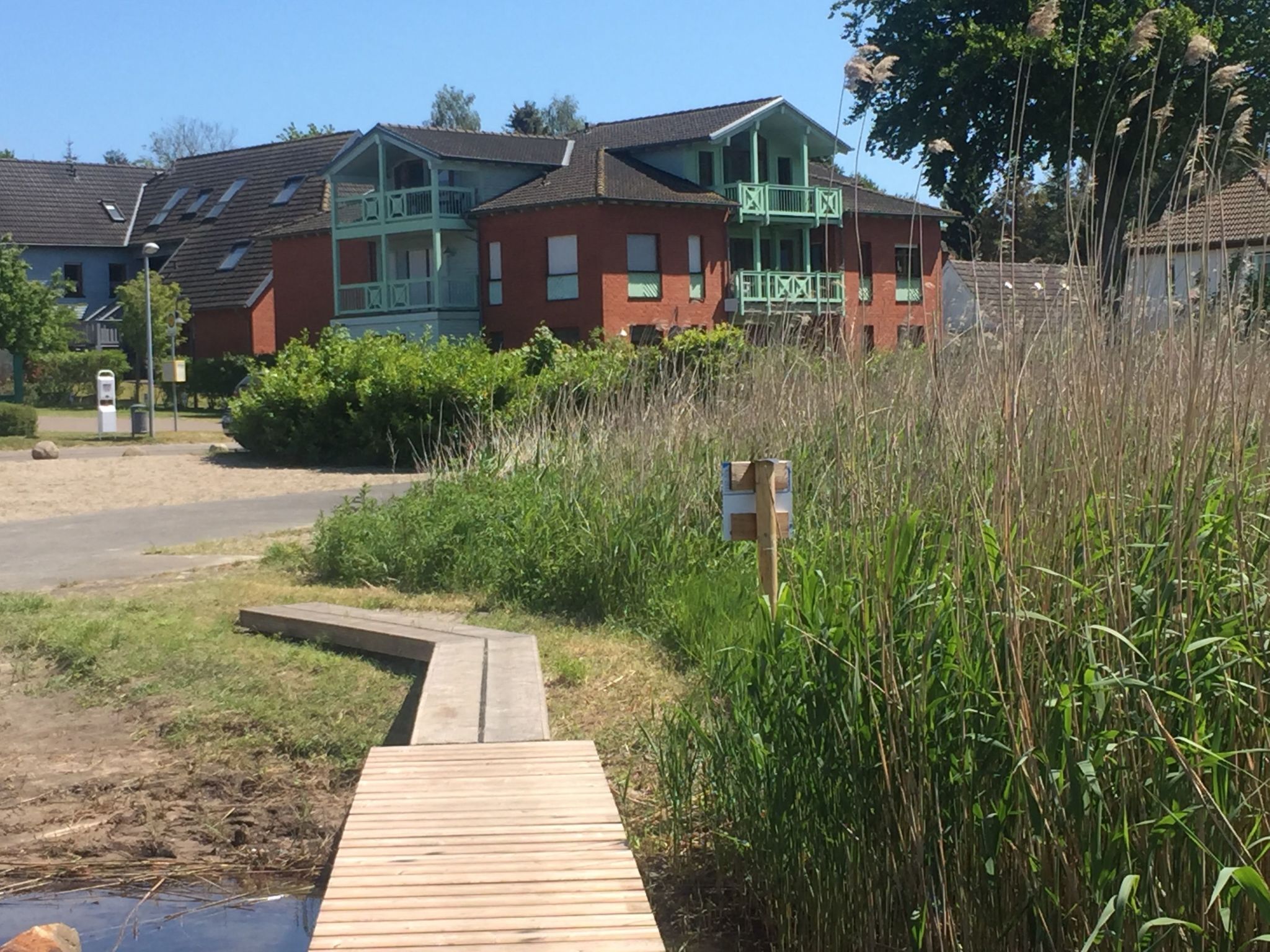 المنطقة المحيطة بالمنشأة