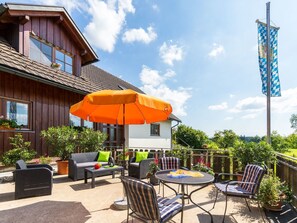 Outdoor dining - "Obstwiese" by Interhome (Hergensweiler)