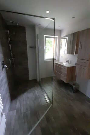 Bathroom - Mit der Natur im Einklang by Interhome (Neuhausen)