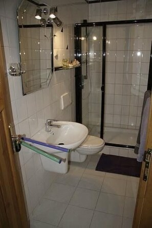 Towels - Große Ferienwohnung mit privater Terrasse by Interhome (Bad Blankenburg)